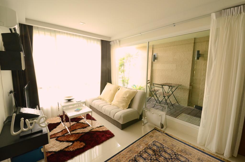 Beverly 33 By Aspira Bangkok Exterior photo