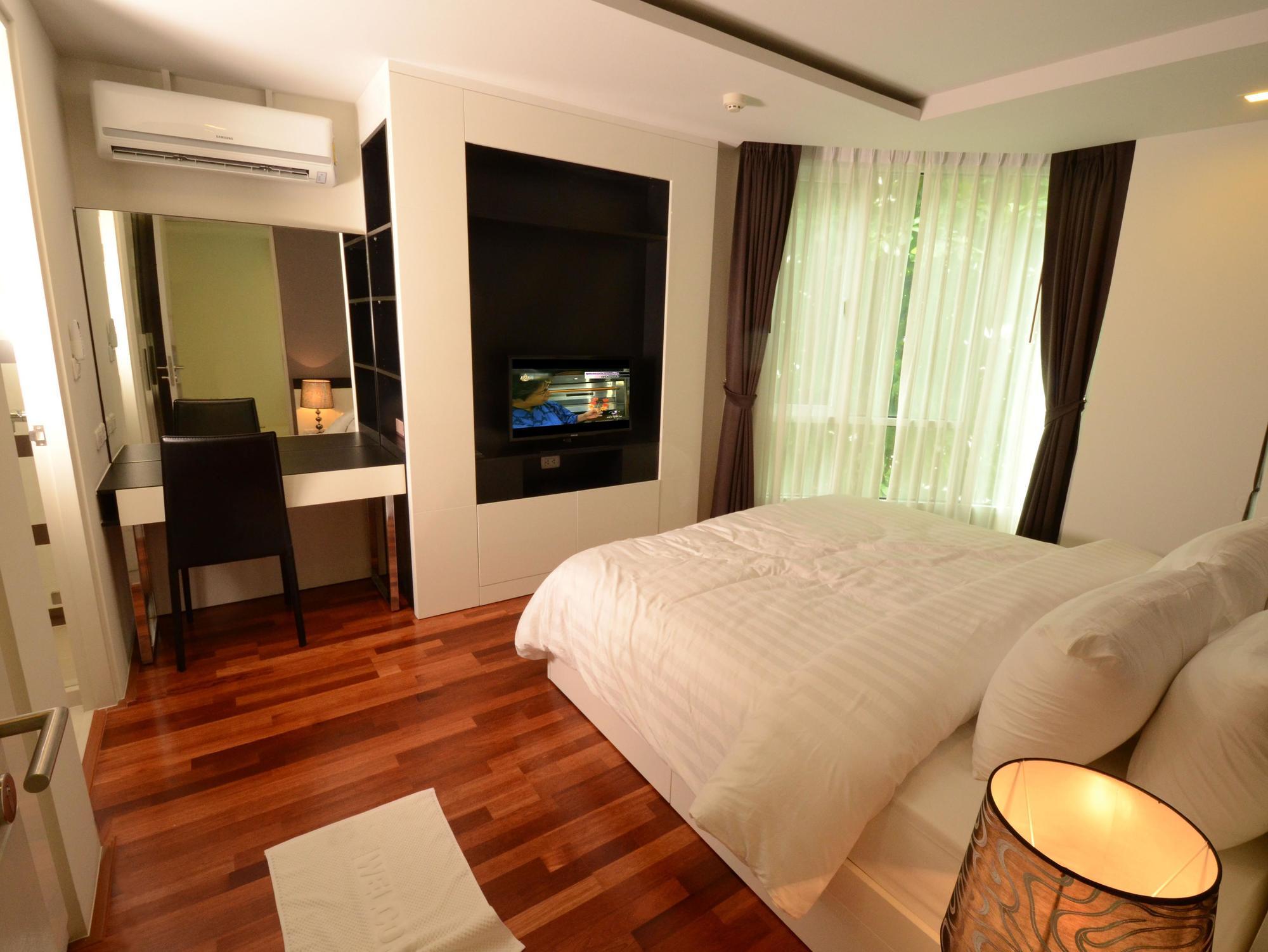 Beverly 33 By Aspira Bangkok Exterior photo