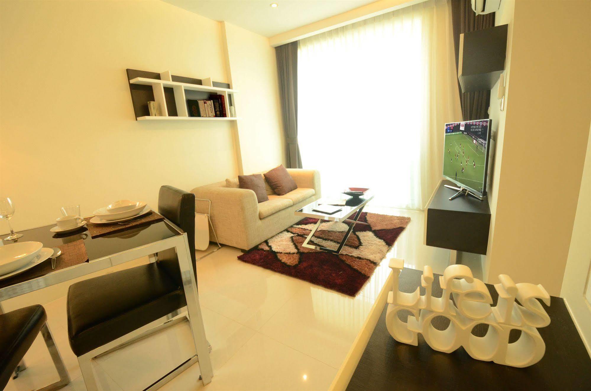 Beverly 33 By Aspira Bangkok Exterior photo