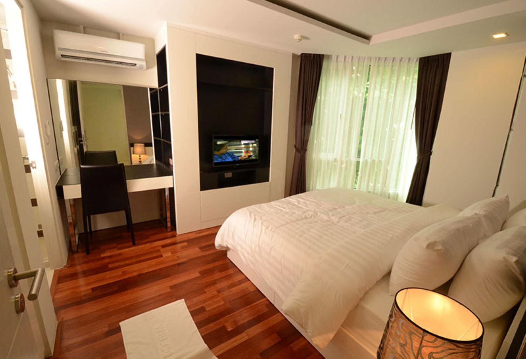 Beverly 33 By Aspira Bangkok Exterior photo